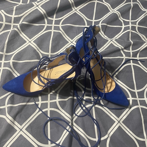 Can be paired with any other heels at 20$ and get free shipping - Picture 1 of 3